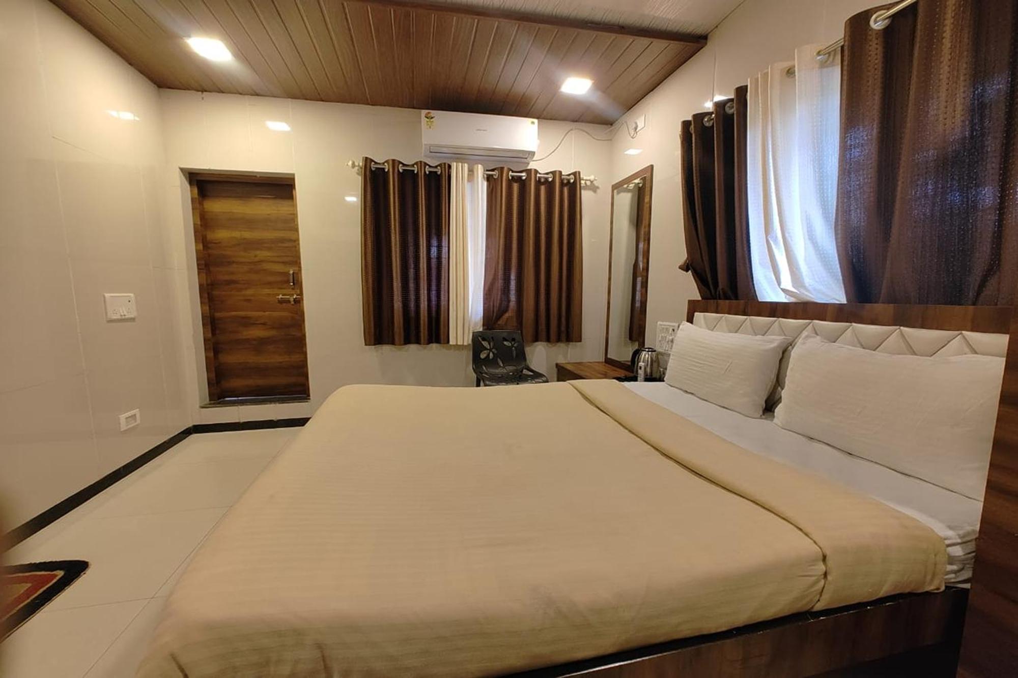 Crystal Villa 潘奇加尼 外观 照片